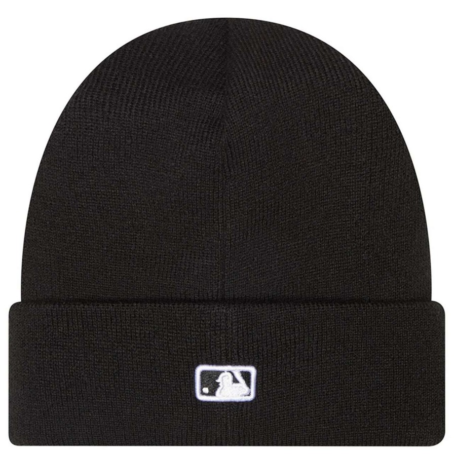 New York Yankees Caps * | Men'S New York Yankees New Era Black Old English Letter Cuffed Knit Hat