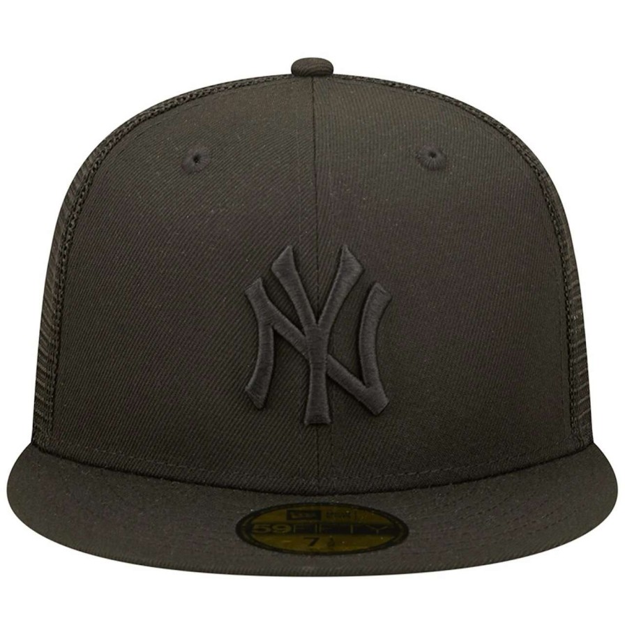 New York Yankees Caps * | Men'S New York Yankees New Era Blackout Trucker 59Fifty Fitted Hat