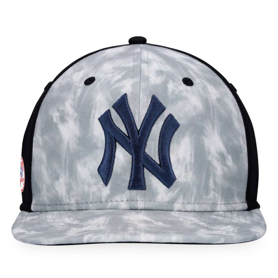 New York Yankees Caps * | Men'S New York Yankees Majestic Gray Smoke Dye Snapback Hat